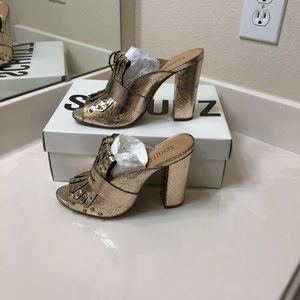 Schultz scandal - Janny Plantina Craquele Size 8